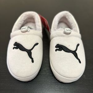 pumas slippers